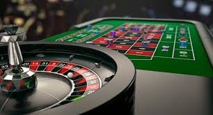 Filipino player accessing sige77 live casino on a mobile phone